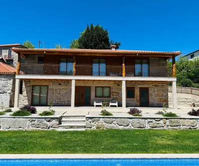 Casa do Sol e Vinho: Breathtaking views & oasis of peace villa Hotel dekat Rio da Vila