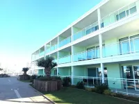 Luxury Studio apartment with Resort deck, Pools, Jacuzzi and Incredible views.