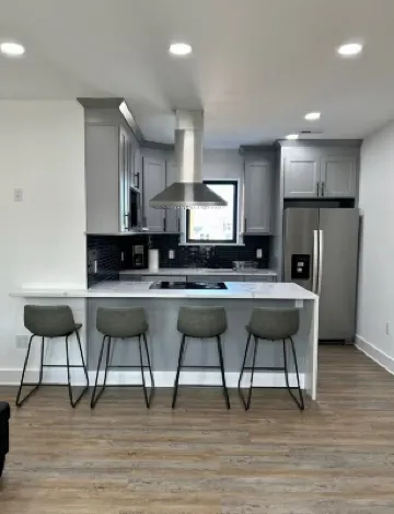 Stylish 2BR/2BA Apt near NYC Free Parking Full Kitchen & W/D