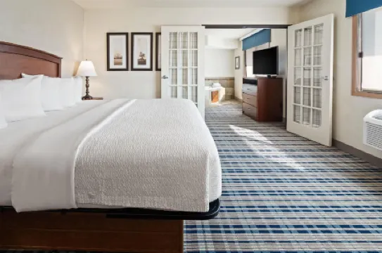 AmericInn by Wyndham Dickinson