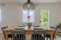 Elegant Euganean Hills apartment with garden view