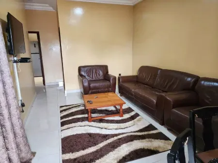 Prime Homes Gambia Ocean Breeze House Отели в г. Бруфут