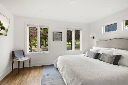 Stunning Lake View Charmer. Just a short walk from the heart of the Village! 스캐니틀리스 호텔