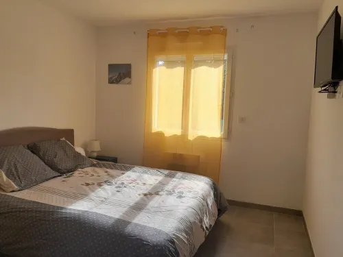 Comfortable house in quiet neighborhood 5 minutes walk from downtown