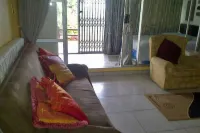 WAKE UP TO THE SOUND OF THE WAVES!1BEDROOM,SLEEPS4.ON THE BEACH Hotels in Umdloti