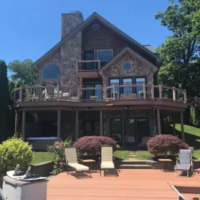 The Best Lake House