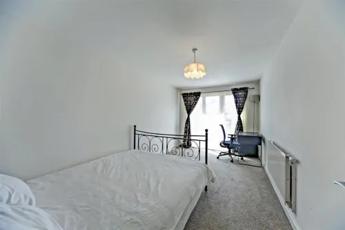 Lovely 2-bedroom apartment close to local ponds