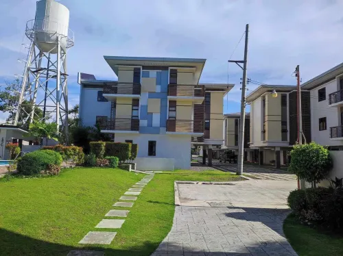 Charming Mel's Place -1bedroom condo near SM Seaside with AC, WiFi & Netflix Hotels in Talisay