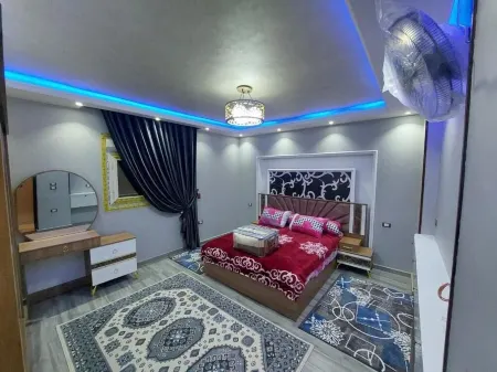 Marvelous 3-bedroom apartment in Giza Governorate with WiFi, AC Отели в г. Qesm Boulaq Ad Dakrour
