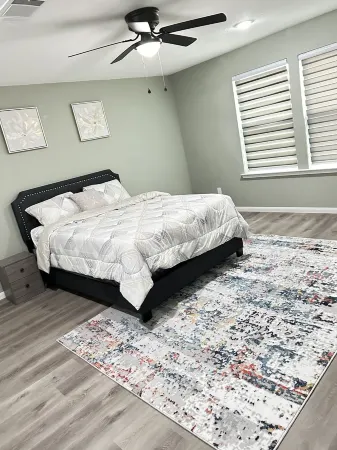 Nestled Cozy 4-bedroom house with Loft, Pergola, WiFi, AC in enjoyable Spring