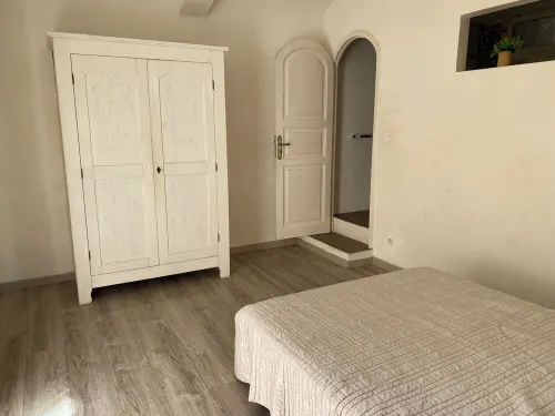 T2 town center Sartène