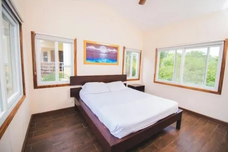 Steps from the Boom Oceanview Отели в г. Aposentillo