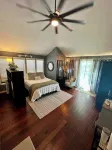 Charming poolside studio in Folsom with WiFi, AC
