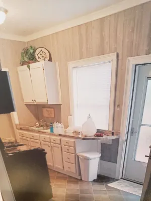 Quaint cottage in Tybee Island! 3 bedrooms available- St. Patrick's Day Special!