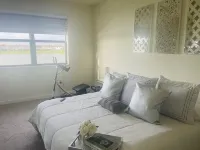 Amazing Lakefront Home, Central Location