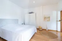 Large Village Home in Alaro with pool and easy access to all of Mallorca Hotel a Alaro