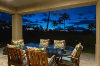 Elegant Hillside Villa with Ocean Views - Luxurious Hawaiian Retreat