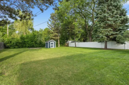 Oak Street Haven: Remodeled 3BR Near Grand Forks' Best Spots 酒店