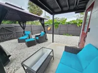 Mills House @WP. Sleeps 11 Renovated. Queen beds Hotels in Fairview Shores