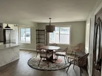 Charming 1-bedroom house in Chetek with WiFi, AC Hotels in Chetek