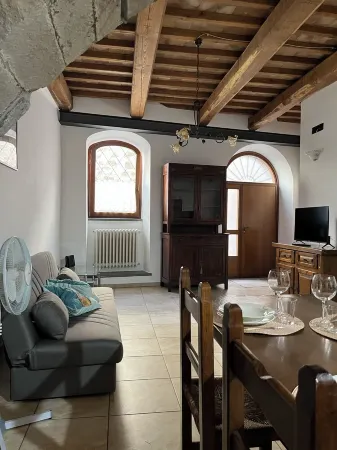 2 Bedroom Private vacation home in Montefiascone Отели в г. Монтефьясконе