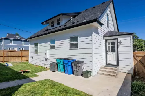 Downtown Charm Meets Waterfront Walk to Everything