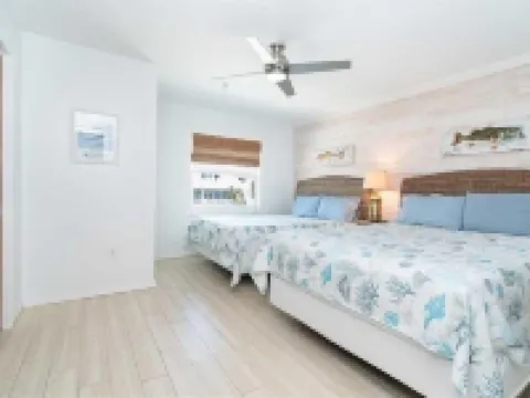 Gulf Front on a Island, 1 Pet, Tennis/Pickleball , Kayaks, Sup Pool is Closed Hotels in Placida
