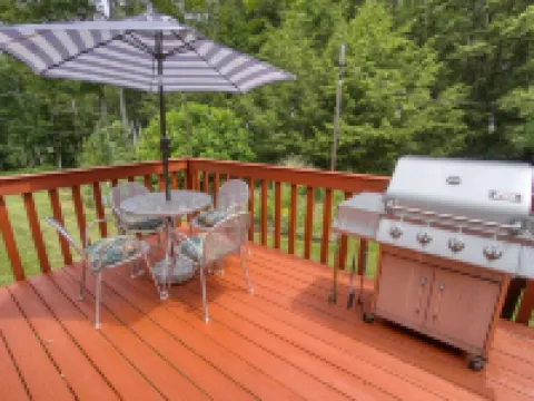 Catskills Getaway: 3BR Retreat w/ Media Room, Near Casino, Bethel Woods & More! 湯普森住宿飯店