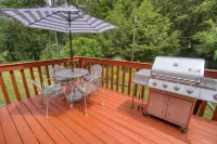 Catskills Getaway: 3BR Retreat w/ Media Room, Near Casino, Bethel Woods & More!