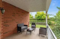 Lovely 2-bedroom Apt. in DIX30 close to DT