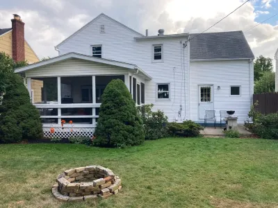 Charming, Convenience and Comfort - Minutes from Downtown Rochester Hotels near Jack Rabbit