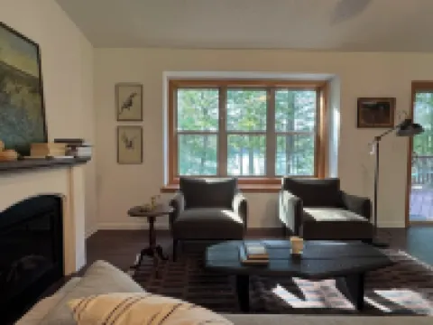 Lakeview, art and nature retreat, with AC and kayaks in Minocqua