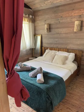 Cosy Forrest Cabin near the Beach Отели в г. Лабенн