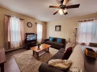 Cozy 3-bedroom apartment with AC, WiFi in lovely Troy
