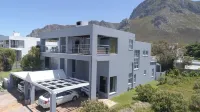 Akwa House Hermanus - your home away from home! Hotels in Voelklip
