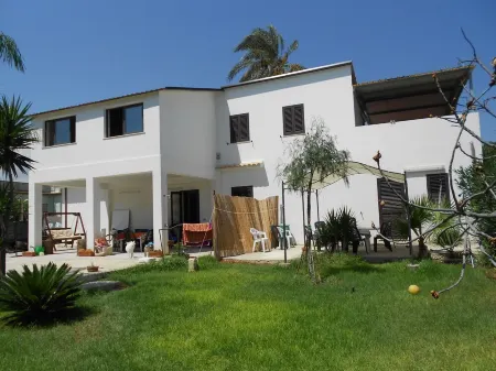 Villa Lucia 50 meters from the sea