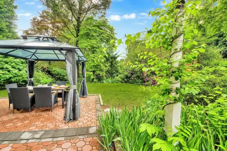 Stylish Stay in City’s Best Spot- The Perfect Stay