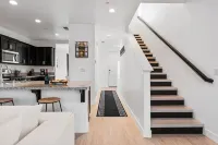 Luxury 3 bedroom House/ Designer