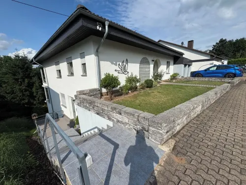 130 sqm apartment with garden and parking space - 民宿