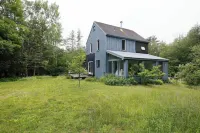 Light-filled cottage