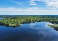 Serene Lakefront Retreat: A/C, dock, canoe, kayaks