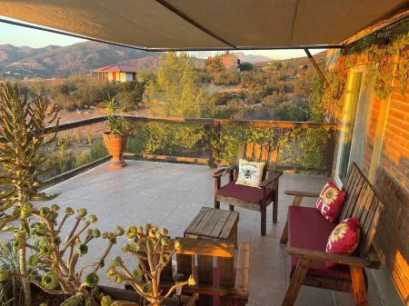 2 Cómodas habitaciones independientes con terraza y bonita vista al valle.