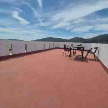 Private apartment room with WiFi and AC, warm warter  in welcoming Tambon Rawai Others