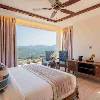 ELIVAAS Prive The Royce Rooms