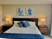 Hilo Getaway: 2Br Condo w/ Pool, A/C & Incredible Views