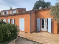 Villa 5/6 bd sommet site Natura 2000 ocres vue 360 chaînes du Luberon et Ventoux