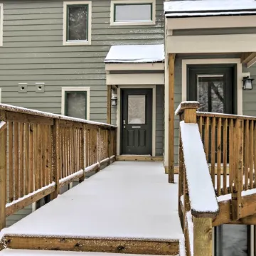 Slopeside Snowshoe Condo - Walk to Ski Lifts!