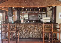 Finfoot Lake Reserve by Dream Resorts - bar