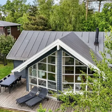 "Hellin" - 175m from the sea