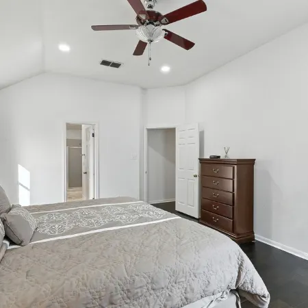 Spacious 4-Bedroom Gem in Pflugerville 24 Min to Downtown Austin